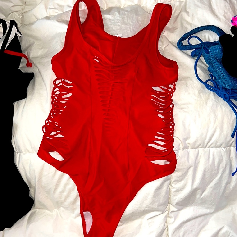 Red one piece!!